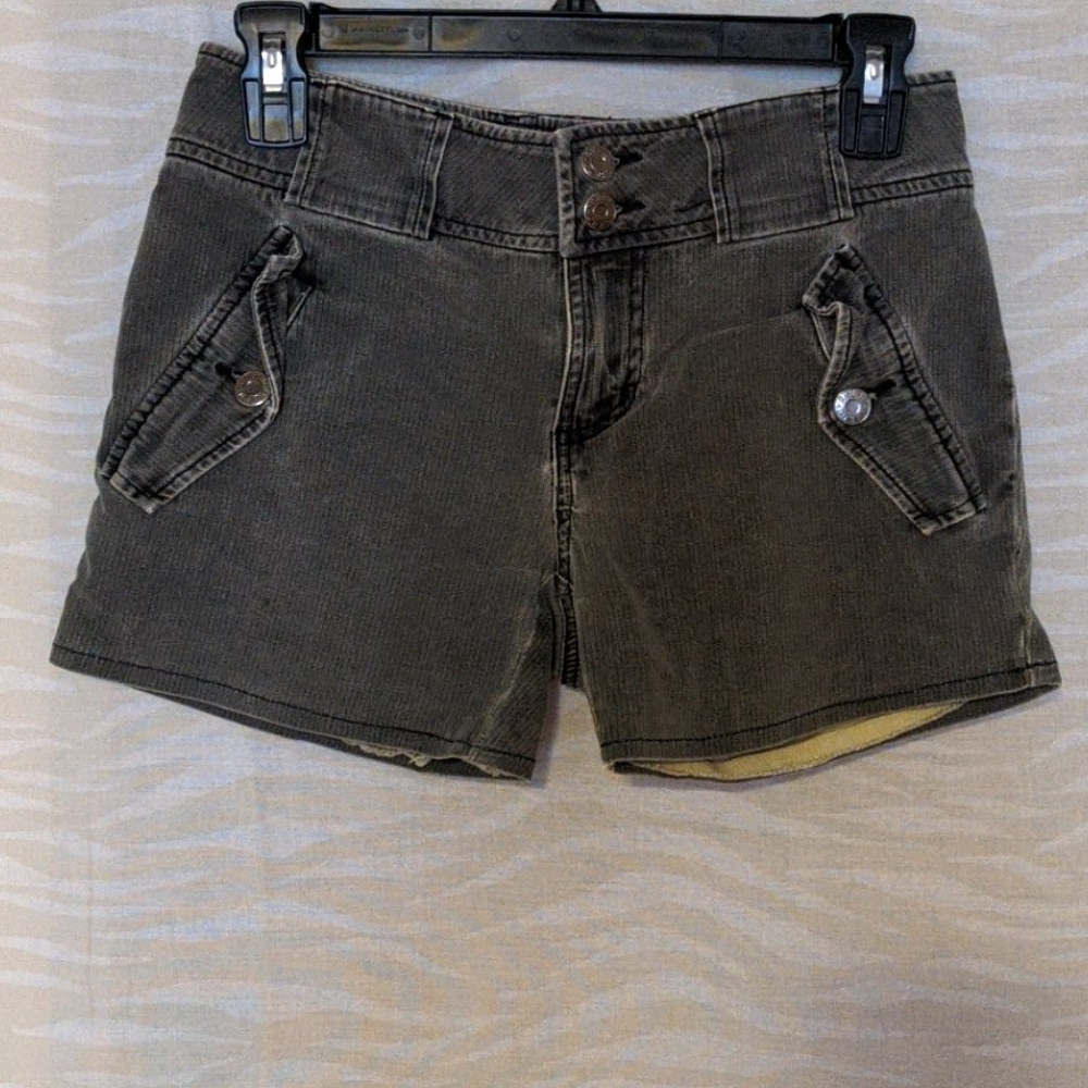 3 for $20 // Guess jean shorts